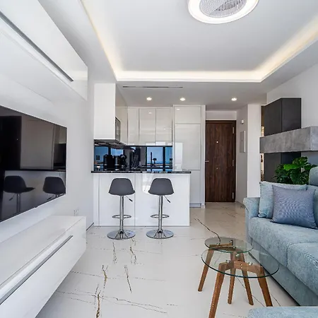 Terrace Paradise Court & Sea View דירה *