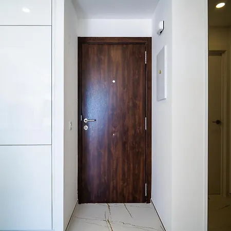 Terrace Paradise Court & Sea View شقة *